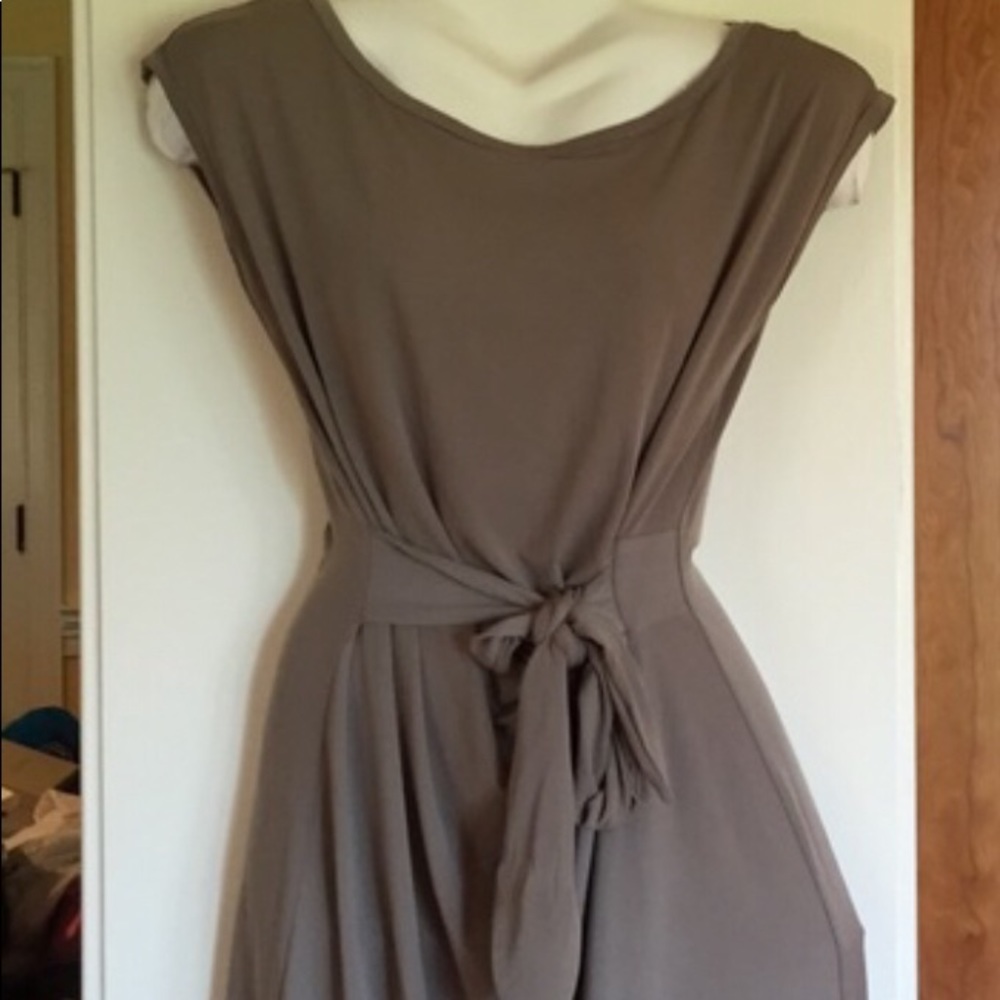 Taupe colored tie front dress. - size Small